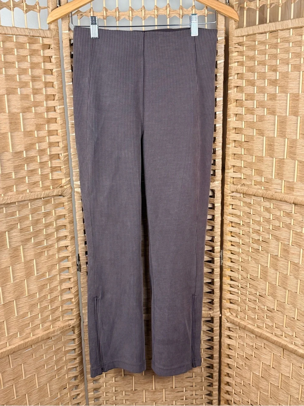 Lululemon Ribbed SoftStreme High-Rise Cropped 25” Pants Espresso Size 6